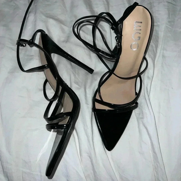 Black pointed heel - Picture 2 of 5